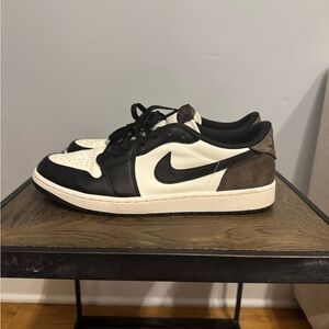 Jordan 1 low MOCHA